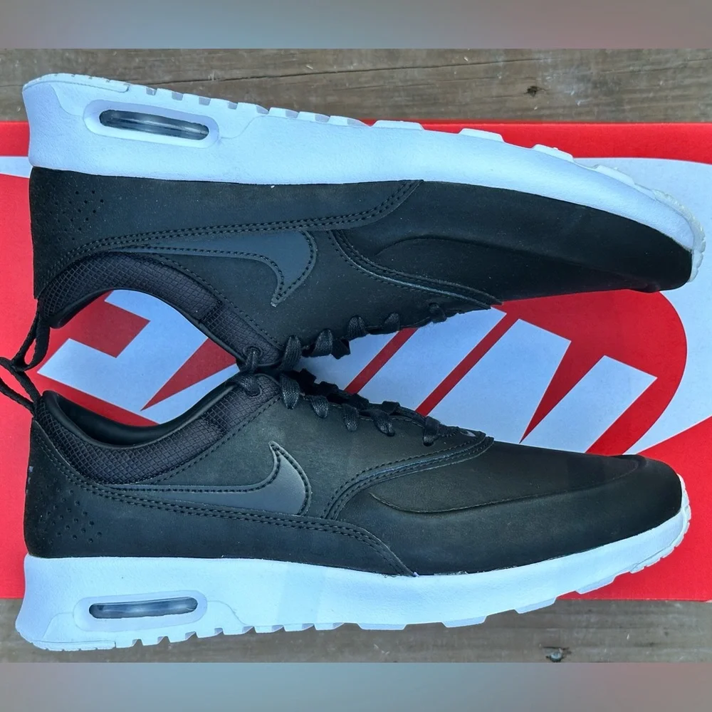Nike Air Max Thea Leather (Black / White) Casual Sneaker NEW Fits Youth 6 | 6.5